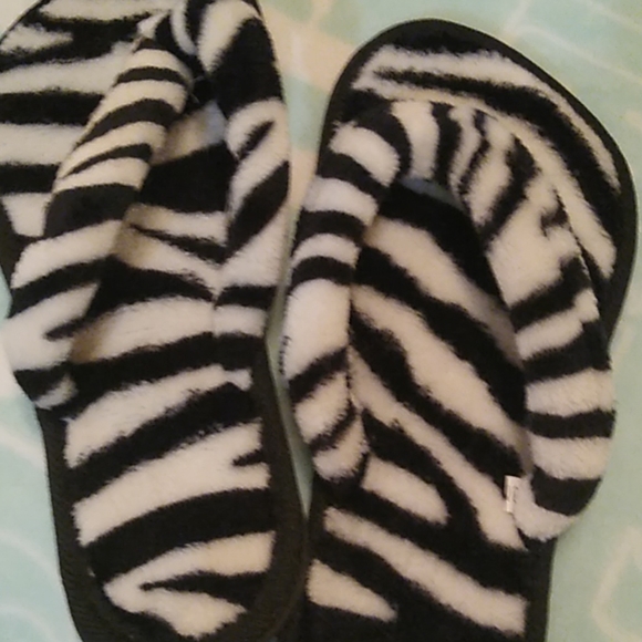 Slippers - Picture 3 of 3